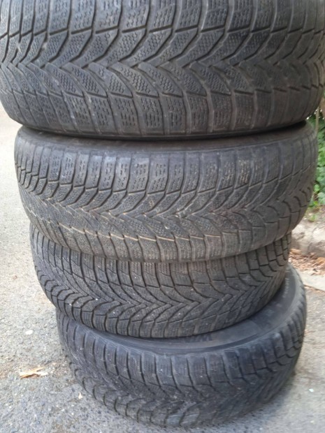 235/60R18 Nexen téli gumik