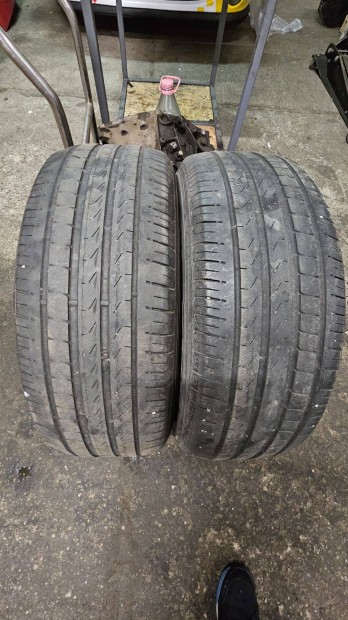 235/60R18 nyei gumi 2db. Pirelli