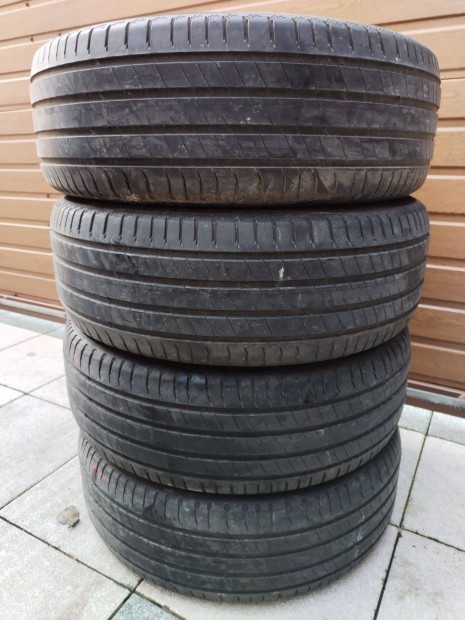 235 60 18 michelin nyri gumi garnitura