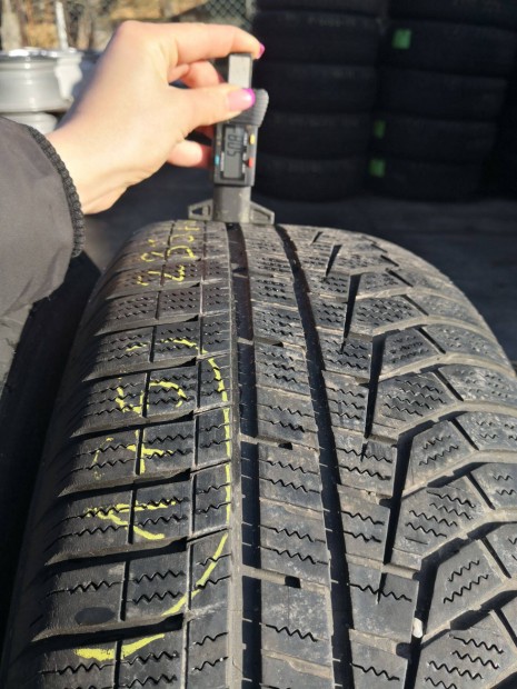 235/60 R17 Hankook téli gumi 11000ft a 2db /175/
