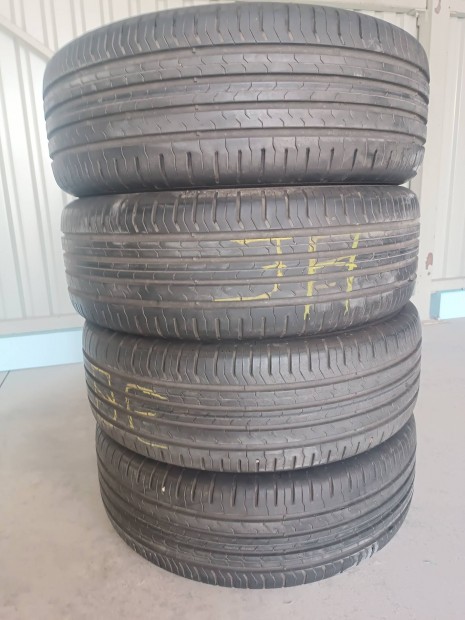 235/60 R18 Continental gumiabroncs elad!