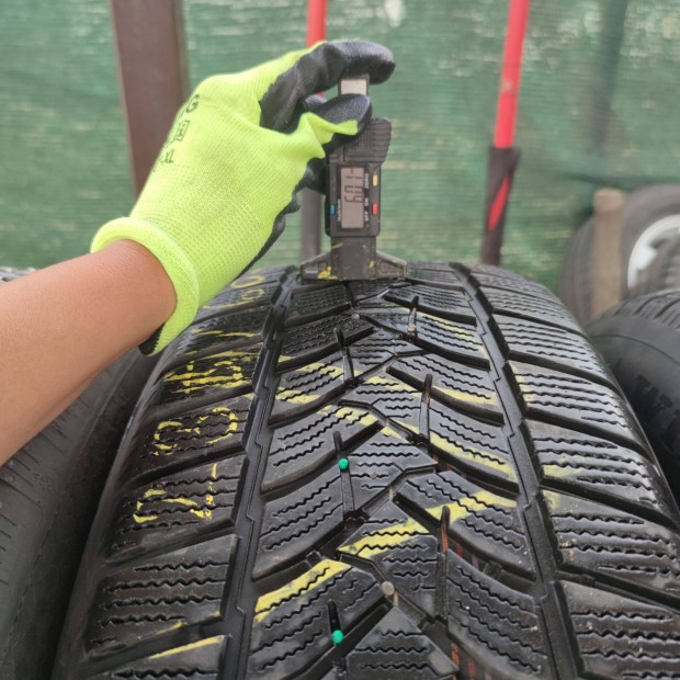 235/60 R18 Dunlop téli gumi 20000ft a 2db/246/