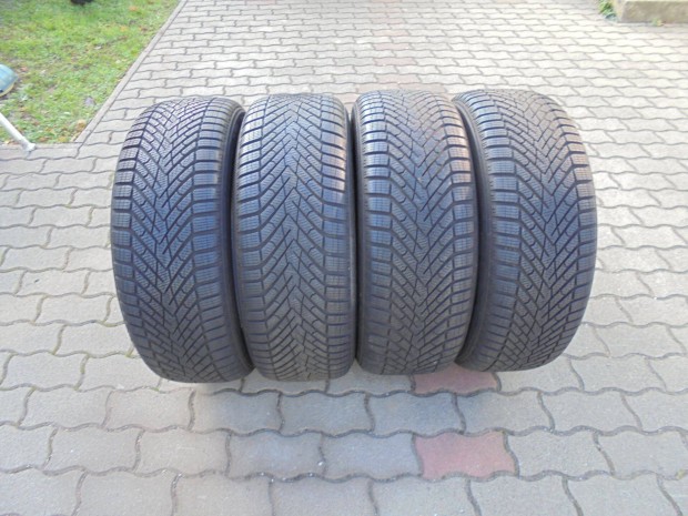 235/60 R 18" jszer 2022-es Pirelli tli gumi elad