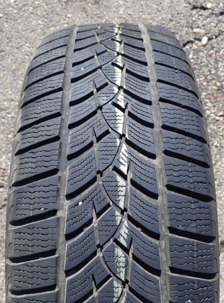 235/60 r18 Good-Year Ultra Grip Performance. 1db.