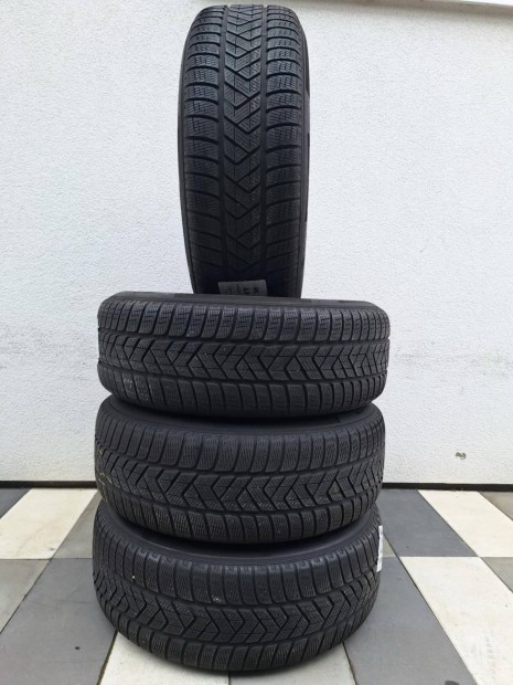 235/60 r18 Pirelli Scorpion téligumi DOT3821