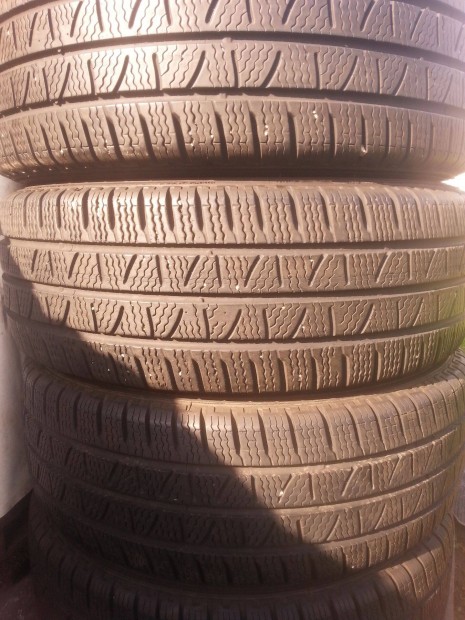 235/65R16C Pirelli kisteher tli gumi