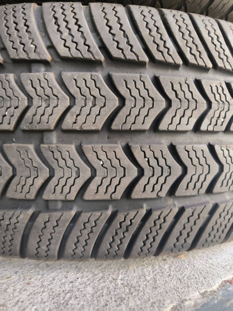 235/65R16C Semperit tligumik kisteherre 235/65 R16 C tli