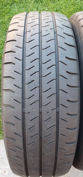 235/65R16 C nyri kistehergumi