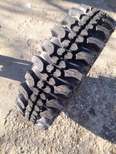 235/65R17 Simex mintás terepgumi