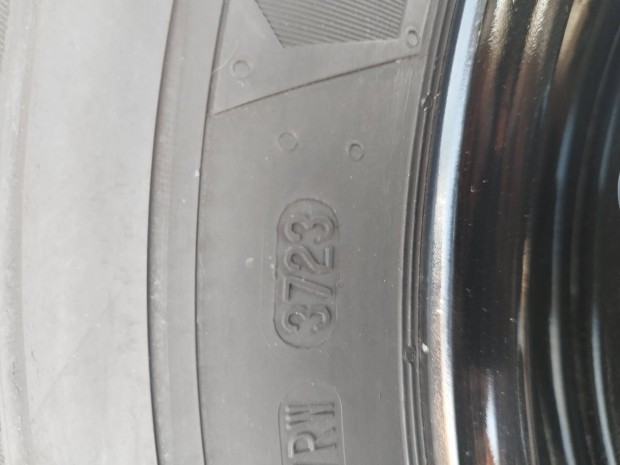 235 65 16C Continental Ford Transit télikerekek Dot 23, Tpms