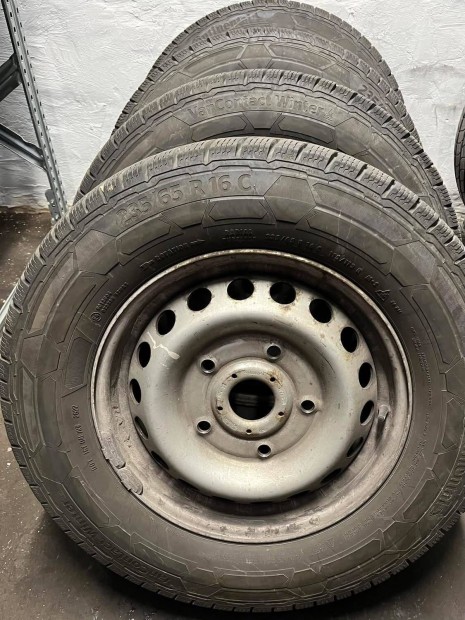 235/65 R16C gumi 6,5J*16 ET60 felnivel