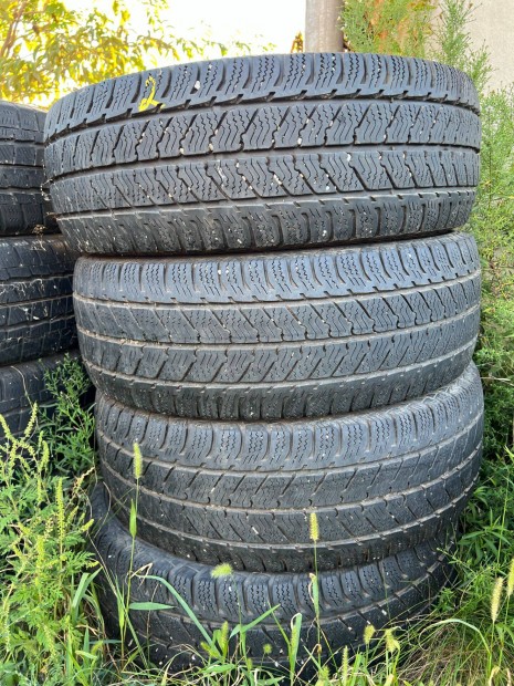 235/65 R16C semperit 4db tli gumi