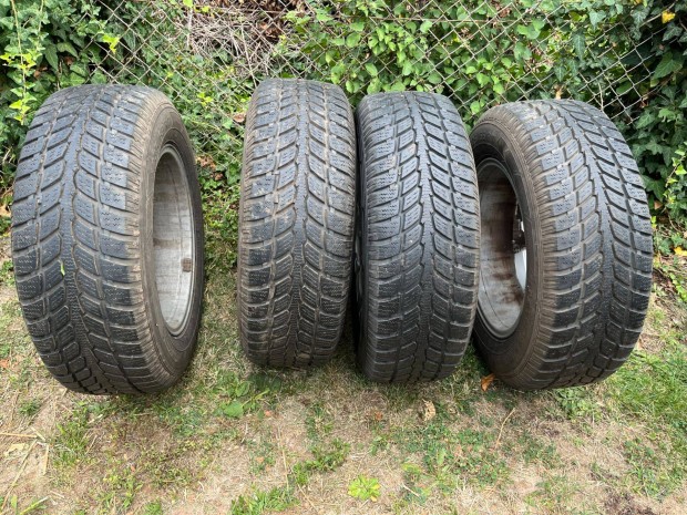 235/65 R17 T�li gumi garnit�ra 4-db (7,5-8mm)