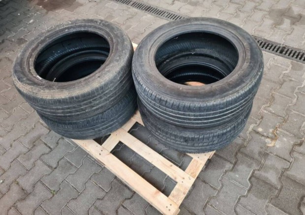 235/65 R18 nyári gumi 10000ft Pirelli