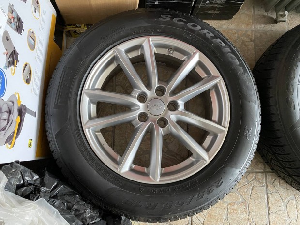 235/65 R19 Pirelli téli gumi Land Rover Range Rover Sport felni Tpms