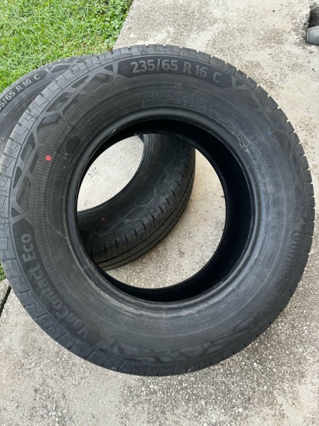 235/65 r16C 115R Continental