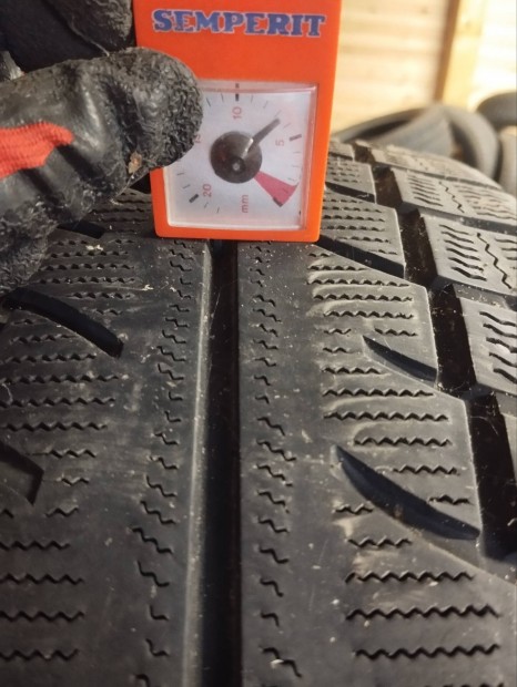 235/65 r16c Austone tli gumi Nmetorszgbl 6.5 mm-es.