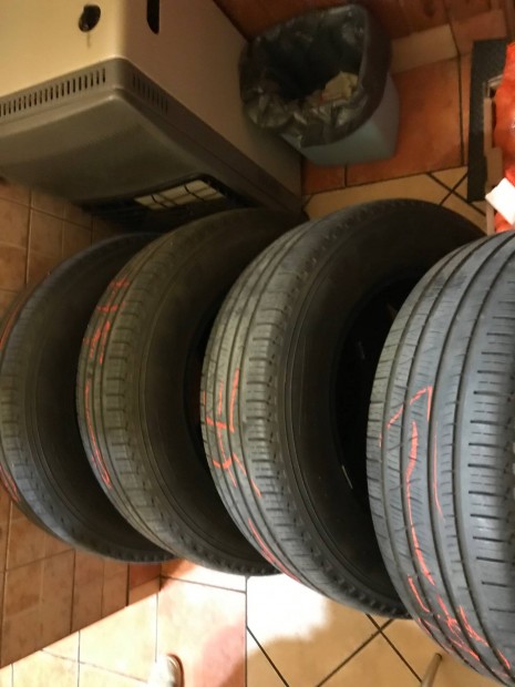 235/65 r17 Pirelli gumi
