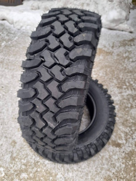 235/70R16 Dakar mints terepgumi