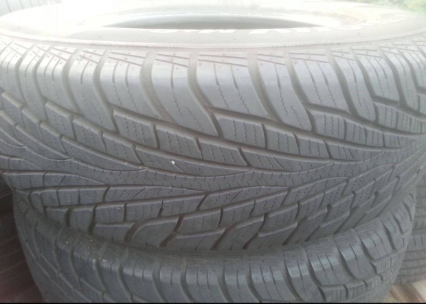 235/70R16 Maxxis Victra SUV M+S ngyvszakos gumi