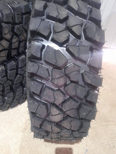 235/70R17 B Dakar2 mintás terepgumi