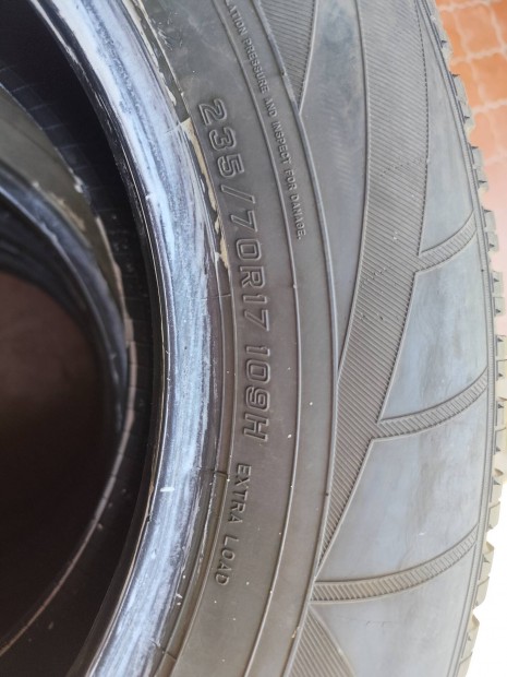 235/70R17 Falken Eurowinter HS01 SUV téligumi