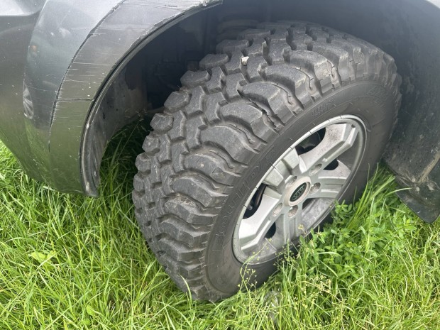 235/70 R16 Dakar terepgumik