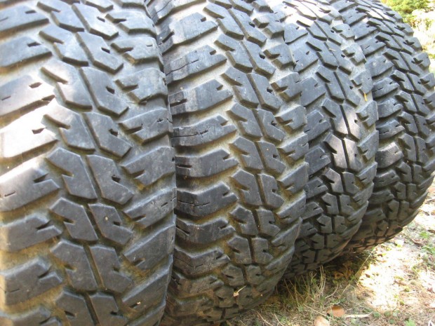 235/75R15 Goodyear terepgumi terepjr gumi 235/75 R15 terep gumi