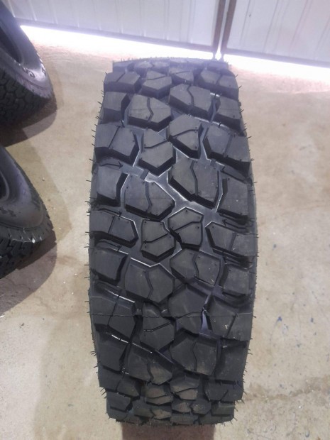 235/75R16 BF-G Dakar mints terepgumi