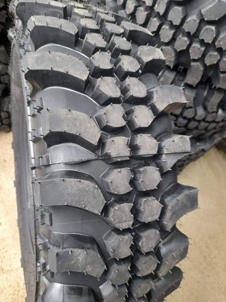 235/75R16 Simex mintás terepgumi