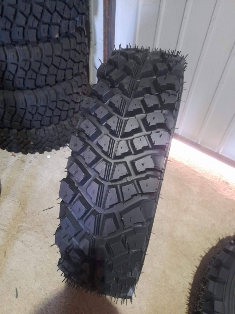 235/85R16 Sahara mints terepgumi