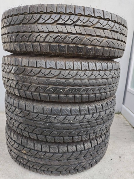 235 85 16 yokohama 235/85 R 16 nyri gumi garnitura