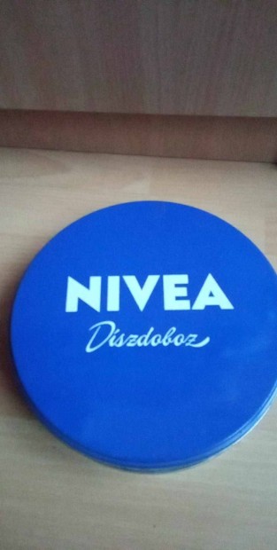 23 cm tm Nivea fm doboz 500 Ft