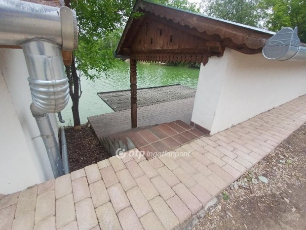 23 nm-es h�z elad� Dunavars�ny