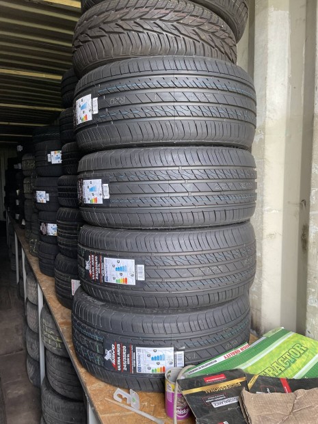245/35R20 j gumik