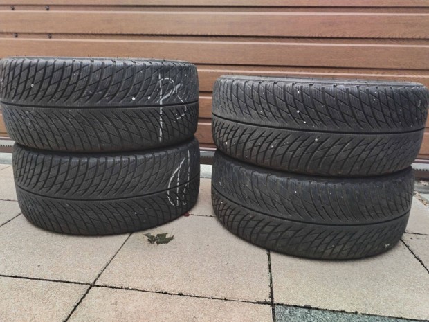 245 35 18 , 225 40 18 michelin 2széles téli garnitura 2022.41.hét
