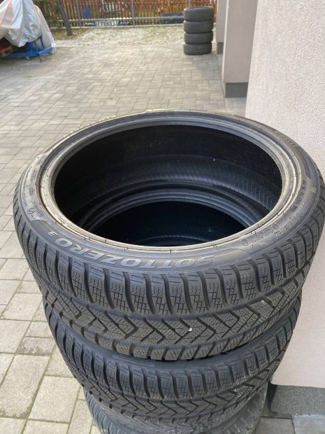 245/35r19 pirelli tli