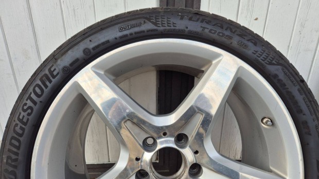 245/40R18 Bridgestone gumik, Gy�ny�r� Mercedes AMG felnire szerelve