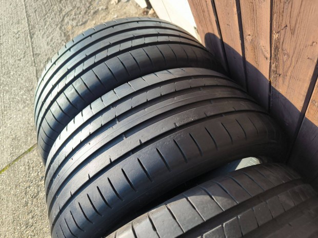 245/40R18 Dunlop ny�rigumik 245/40 18 R18