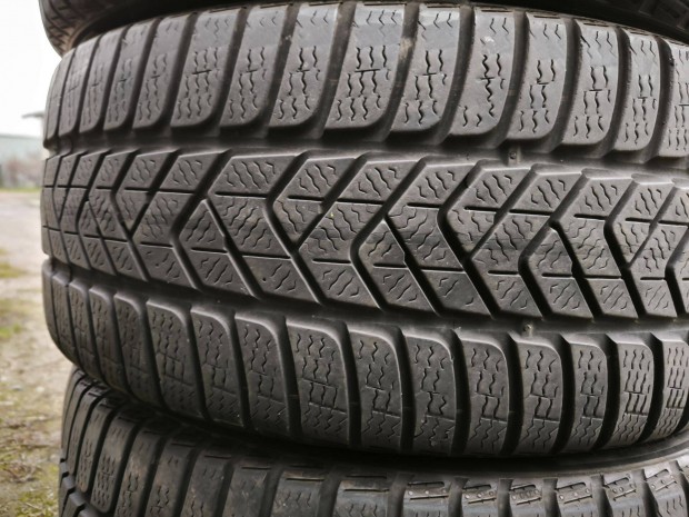 245/40R18 Pirelli tligumi 245/40 18 tli