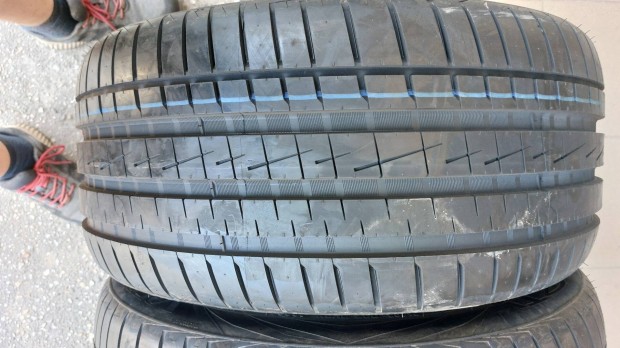245/40R18" Vredestein Ultrac 2db
