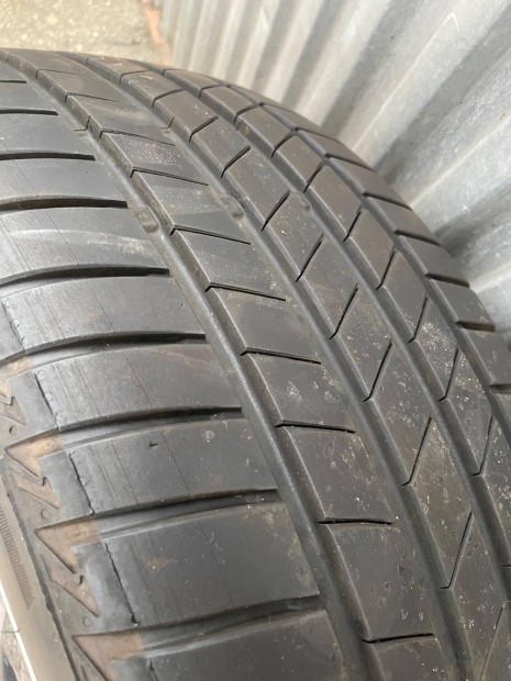 245/40ZR19 Bridgestone nyri gumi