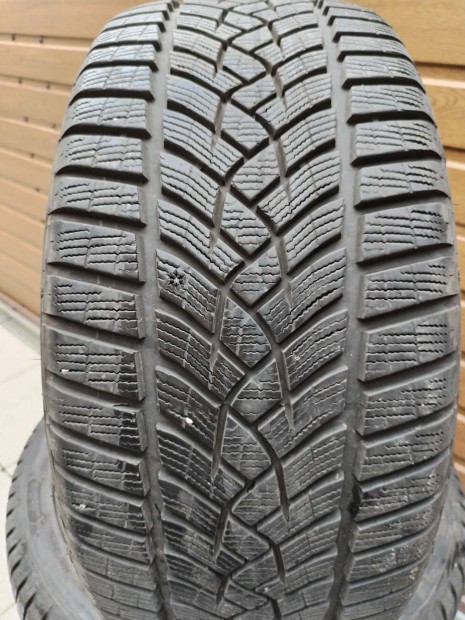 245 40 18 goodyear 245/40 R 18 téli gumi garnitura újszerű
