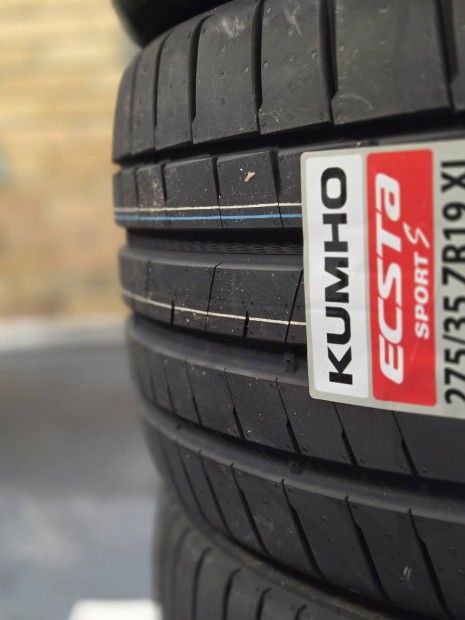 245 40 19 / 275 35 19 Kumho Ecsta nyrigumi szett j.