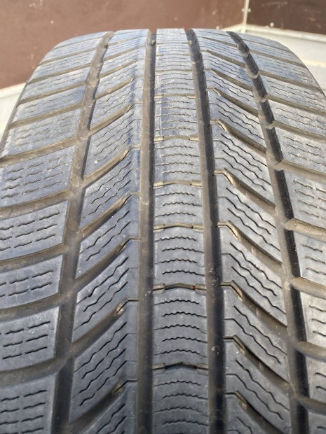 245/40/19 conti téliguni