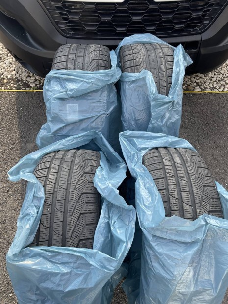 245 40 275 35 20 Pirelli Rsc Téli Dot18