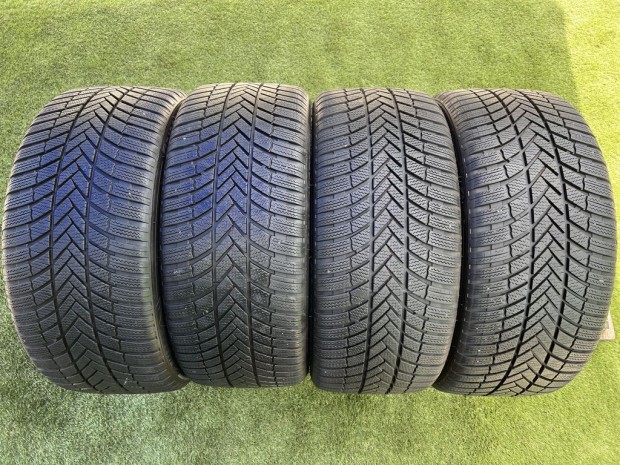 245/40 R19 Bridgestone Blizzak LM005 tli gumi 6,5mm