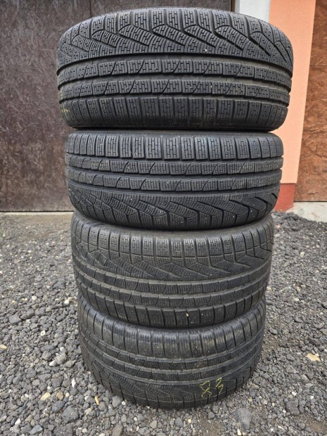 245/40 R20 & 275/35 R20 Pirelli sottozero defekttr tli gumi szett