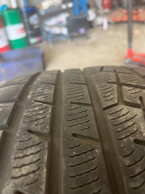 245/40 r18 yokohama tli