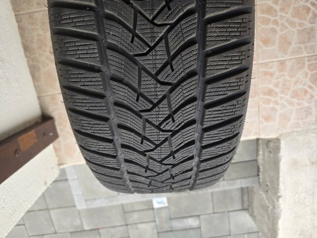 245/40r19 Dunlop tli gumi 8mm.